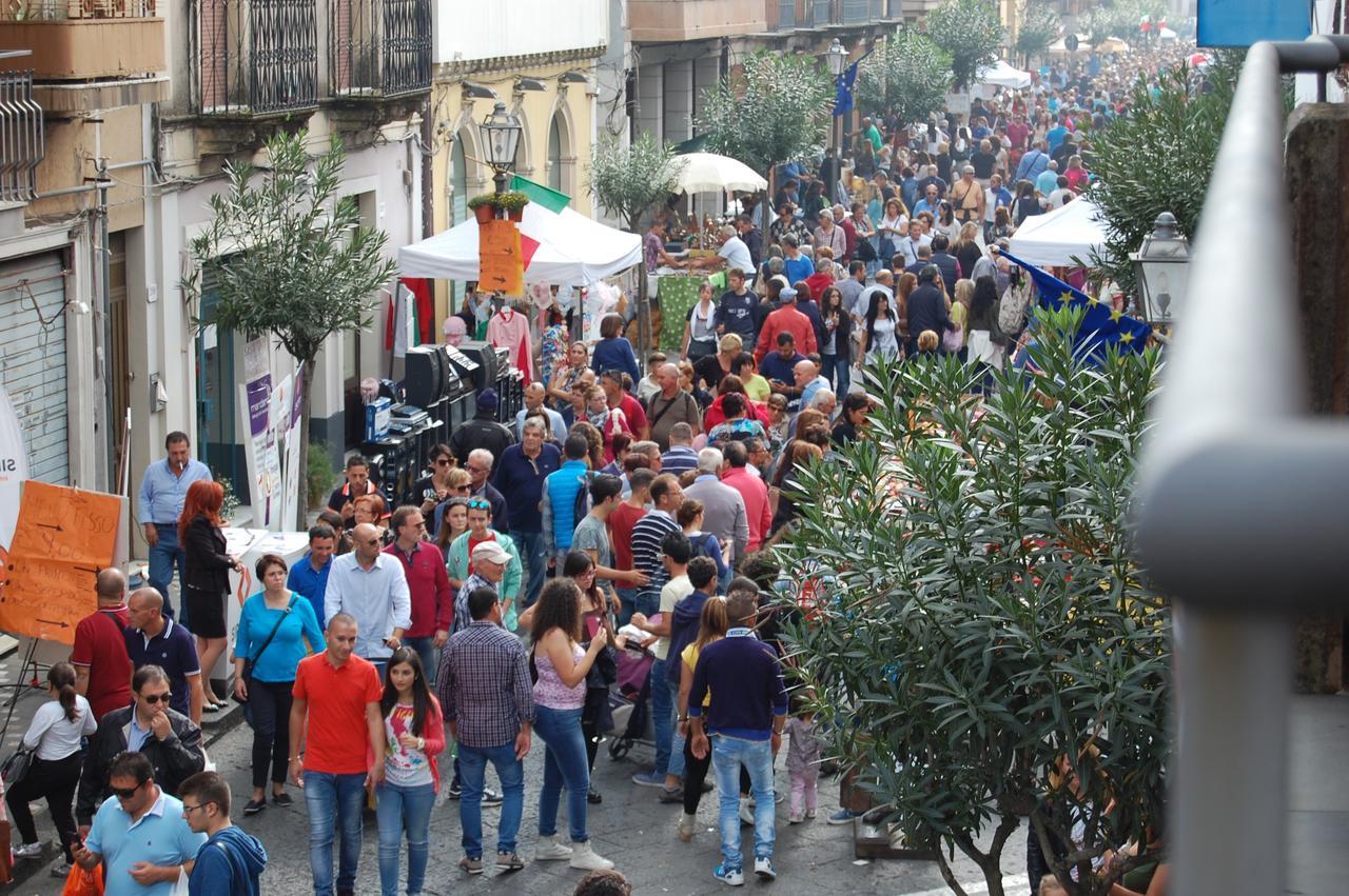 B&B Il Rosso E Il Nero Zafferana Etnea Extérieur photo